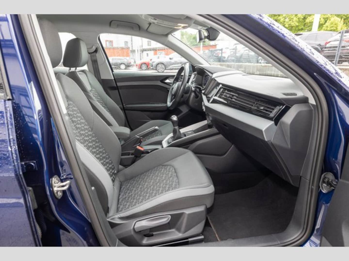 Bild über Audi A1 Sportback advanced 30 TFSI Schaltgetriebe - für weitere Informationen kontaktieren Sie den Audi Partner