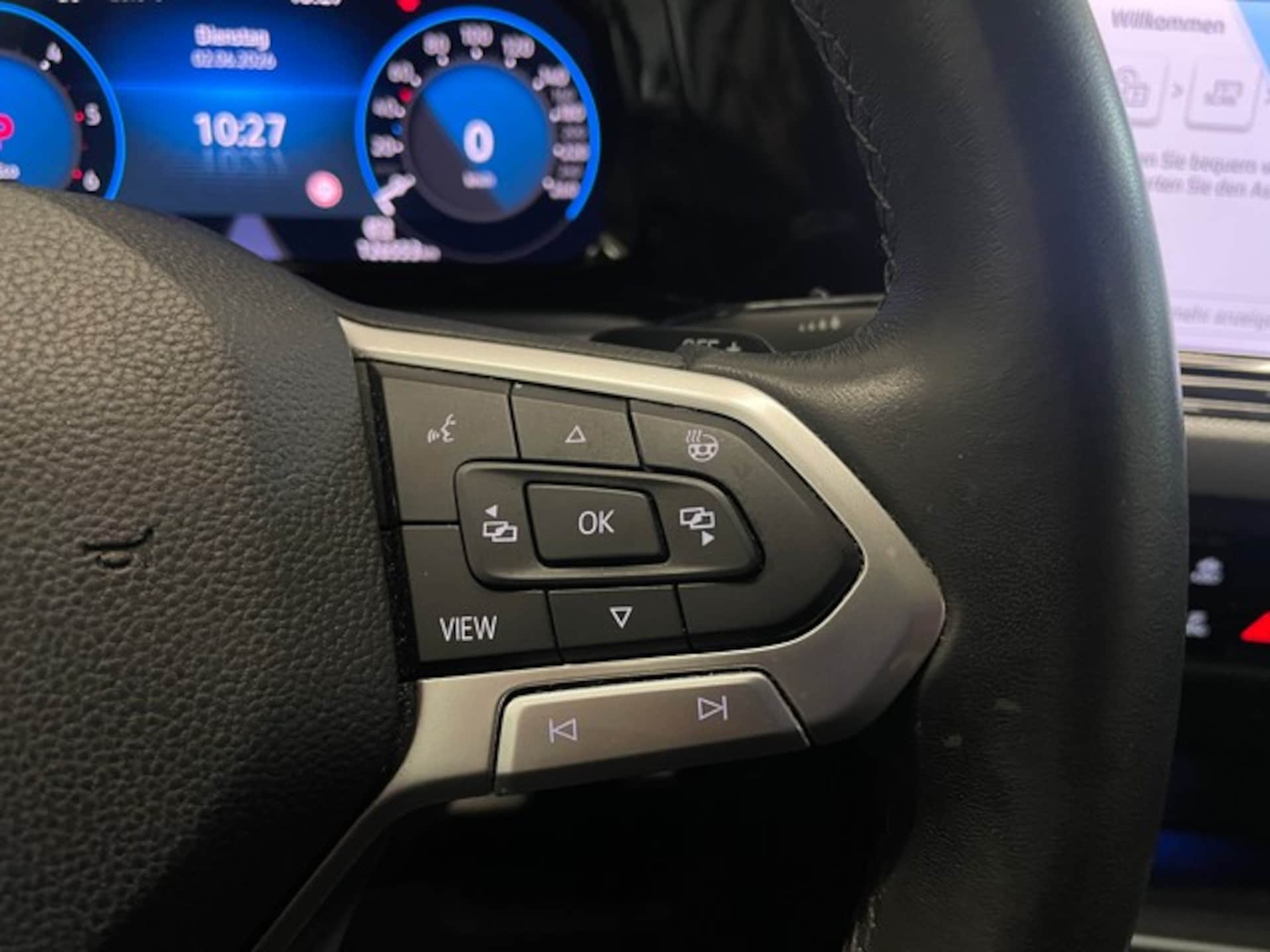 Volkswagen Golf Life