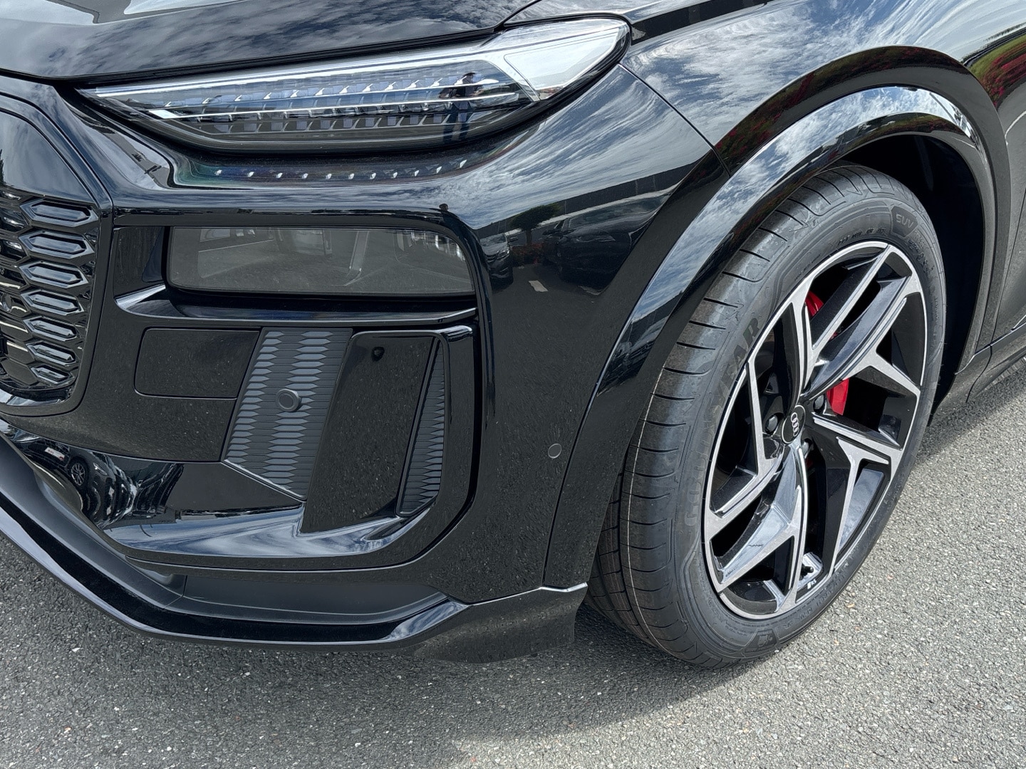 Bild über Audi Q6 SUV e-tron e-tron performance - für weitere Informationen kontaktieren Sie den Audi Partner