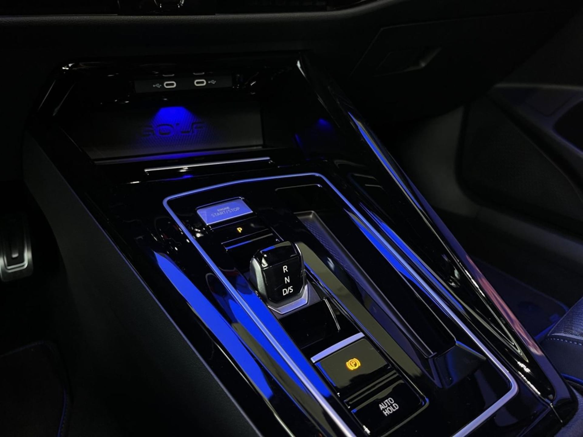 Volkswagen Golf Variant R