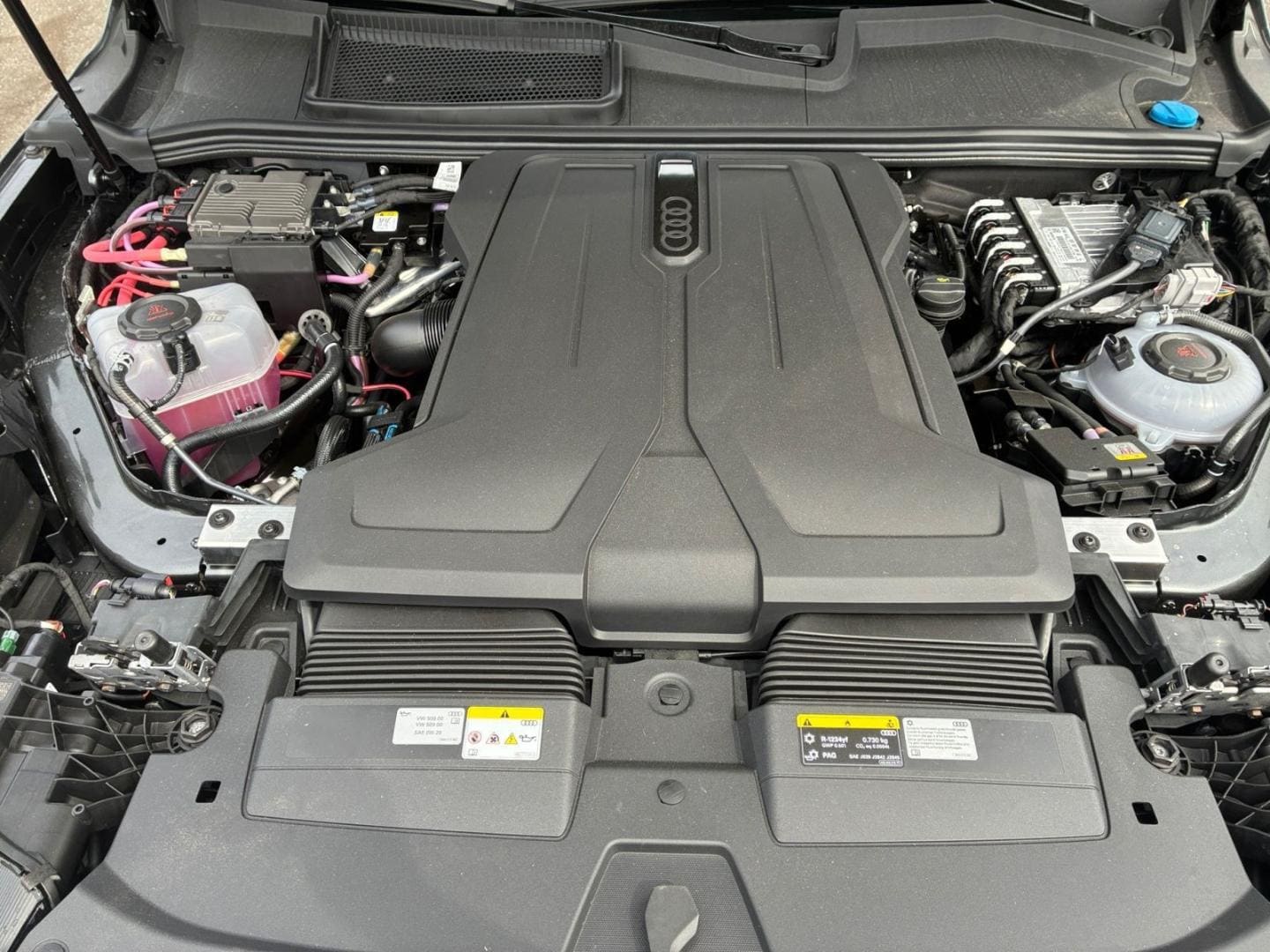 Bild über Audi Q7 SUV TDI quattro 220 kW tiptronic - für weitere Informationen kontaktieren Sie den Audi Partner