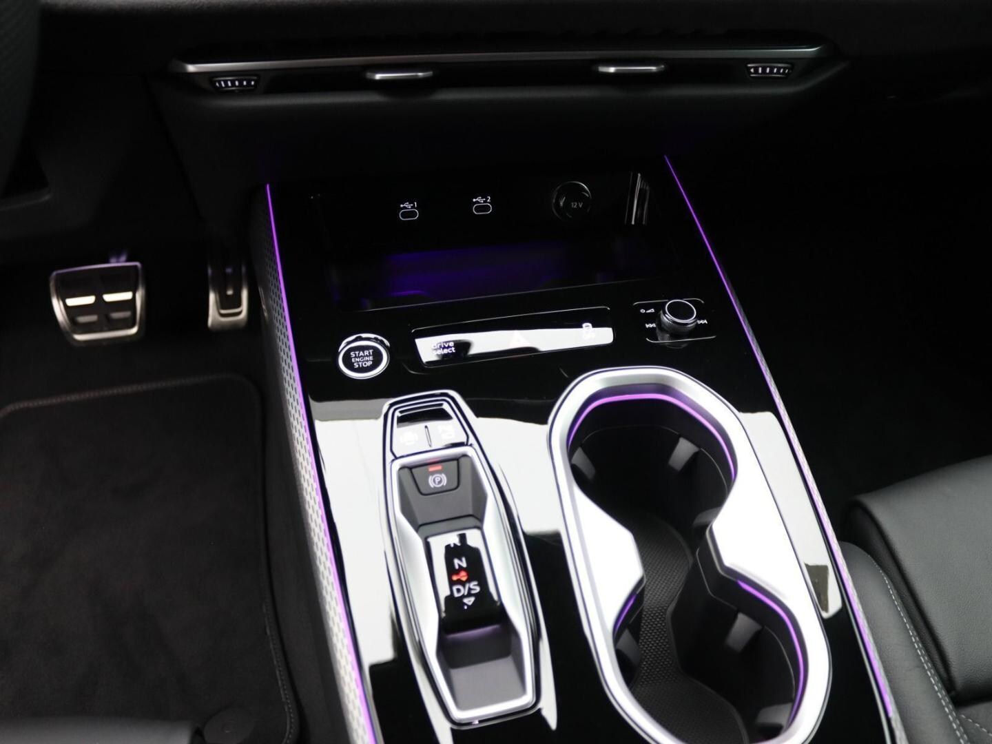 Bild über Audi A6 Avant TDI 150 kW S tronic - für weitere Informationen kontaktieren Sie den Audi Partner