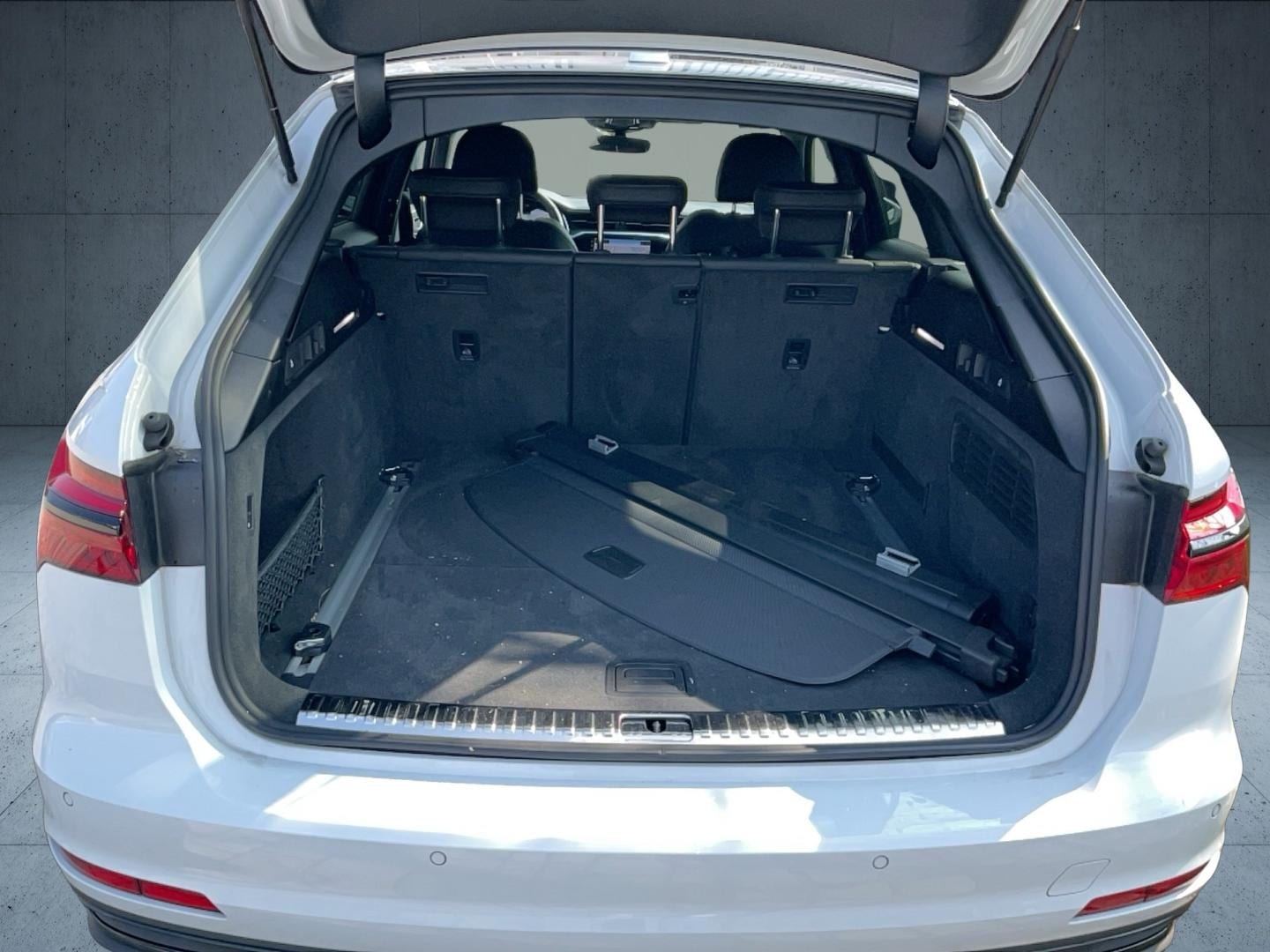 Bild über Audi A6 Avant advanced 40 TDI quattro S tronic - für weitere Informationen kontaktieren Sie den Audi Partner