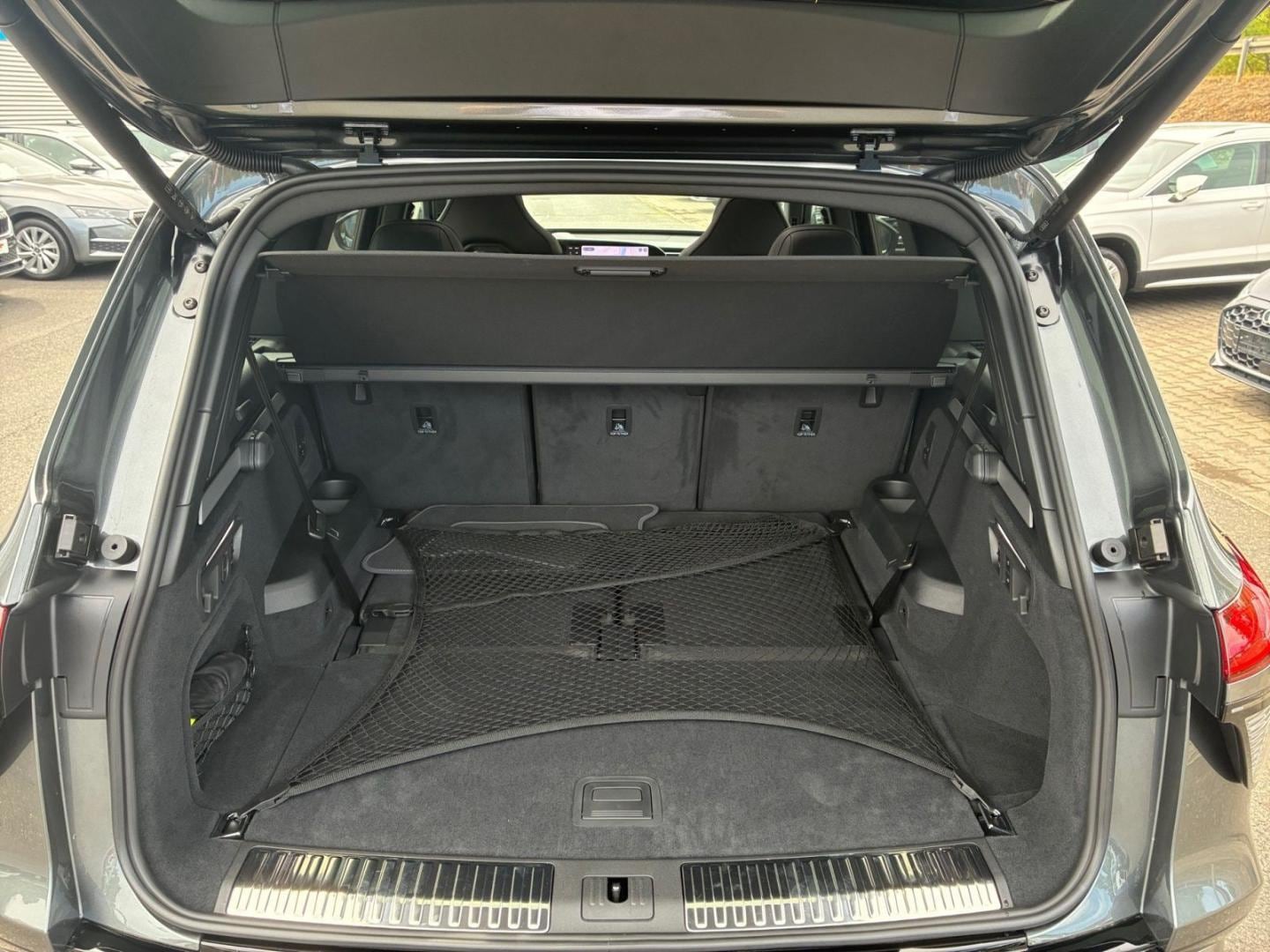 Bild über Audi Q7 SUV TDI quattro 220 kW tiptronic - für weitere Informationen kontaktieren Sie den Audi Partner