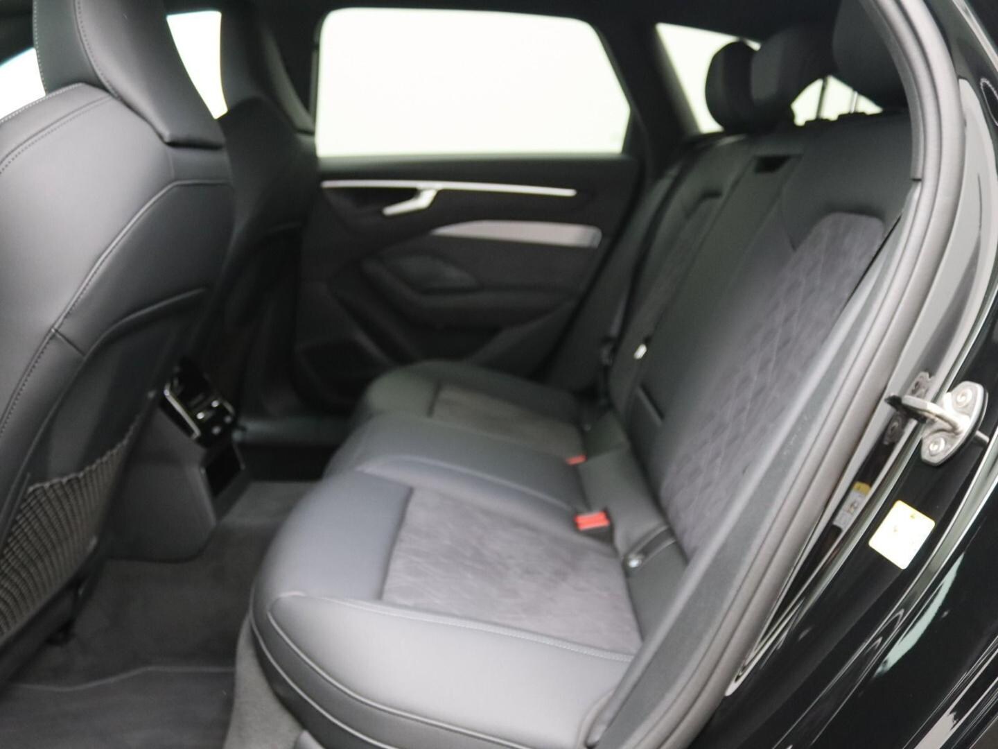 Bild über Audi A6 Avant TDI 150 kW S tronic - für weitere Informationen kontaktieren Sie den Audi Partner