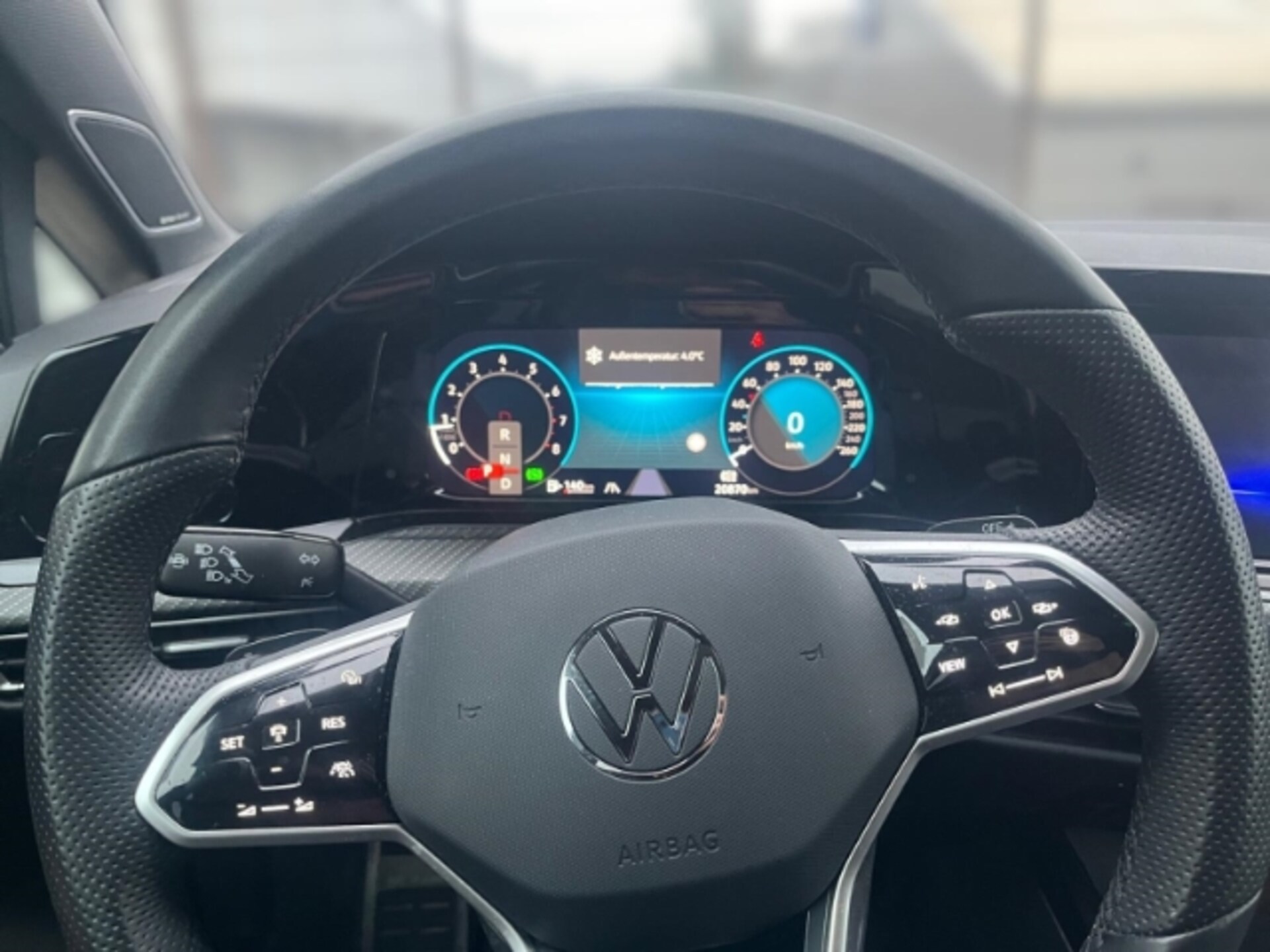 Volkswagen Golf R-Line