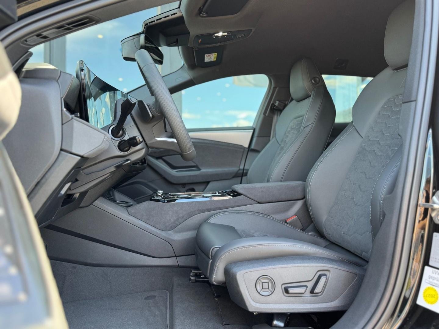 Bild über Audi A6 Avant e-tron S line business e-tron quattro 315 kW - für weitere Informationen kontaktieren Sie den Audi Partner