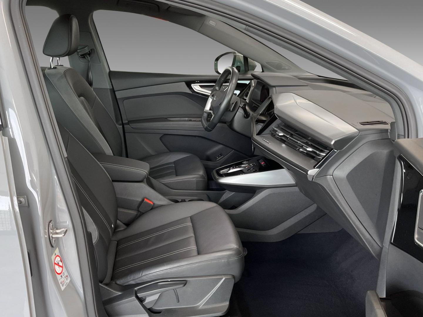 Image about Audi Q4 e-tron 40 e-tron