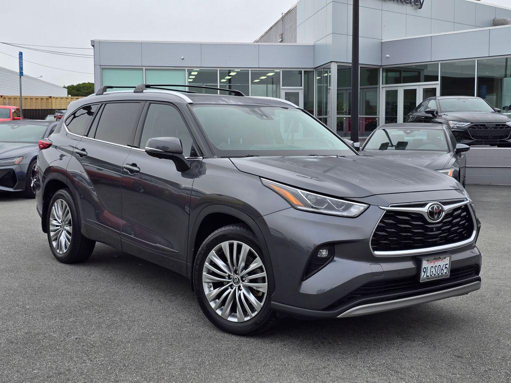 2023 Toyota Highlander Platinum AWD's photo