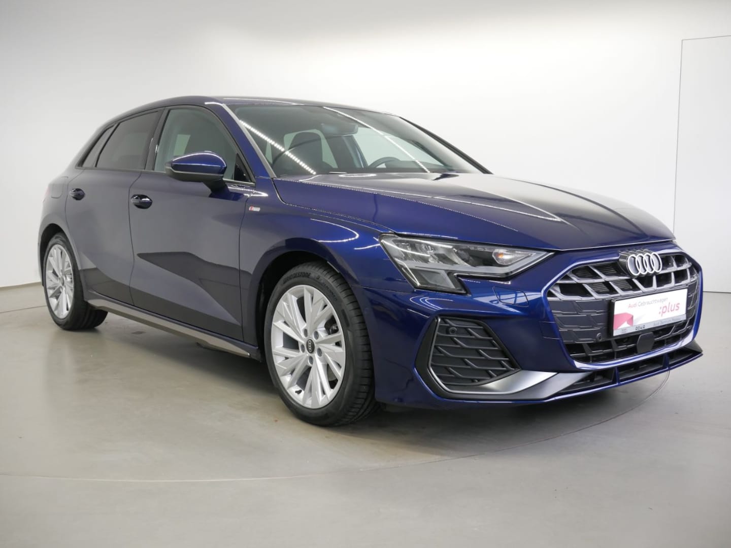 Bild über Audi A3 Sportback S line 35 TDI S tronic - für weitere Informationen kontaktieren Sie den Audi Partner