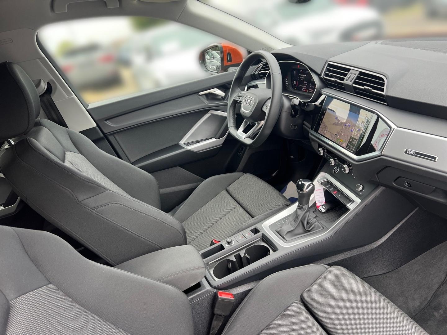 Bild über Audi Q3 TFSI 110 kW S tronic - für weitere Informationen kontaktieren Sie den Audi Partner