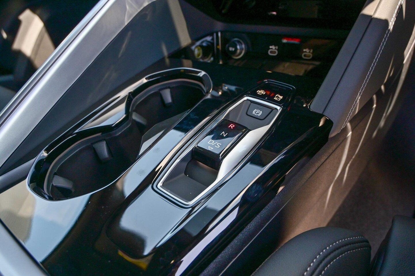 Image about Audi Q5 SUV TDI quattro 150 kW sport