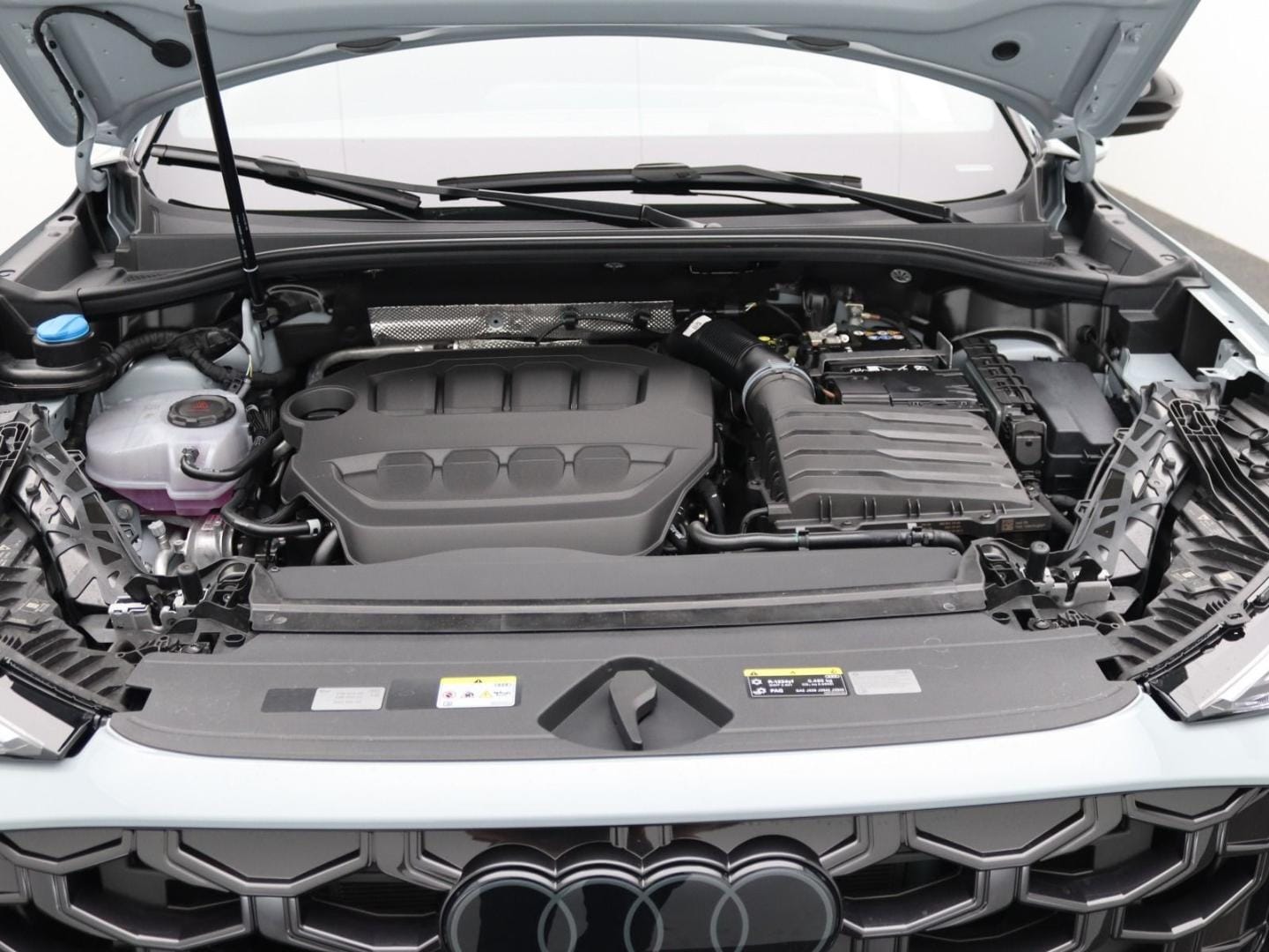 Bild über Audi Q3 SUV TFSI quattro 195 kW S tronic - für weitere Informationen kontaktieren Sie den Audi Partner
