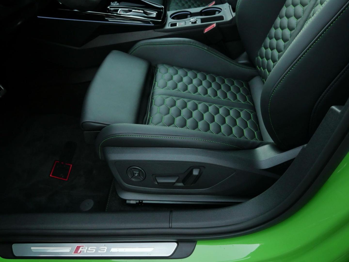 Image about Audi RS 3 Limousine TFSI quattro S tronic