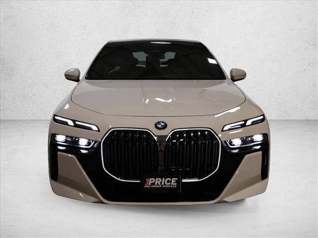 2025 BMW 740i