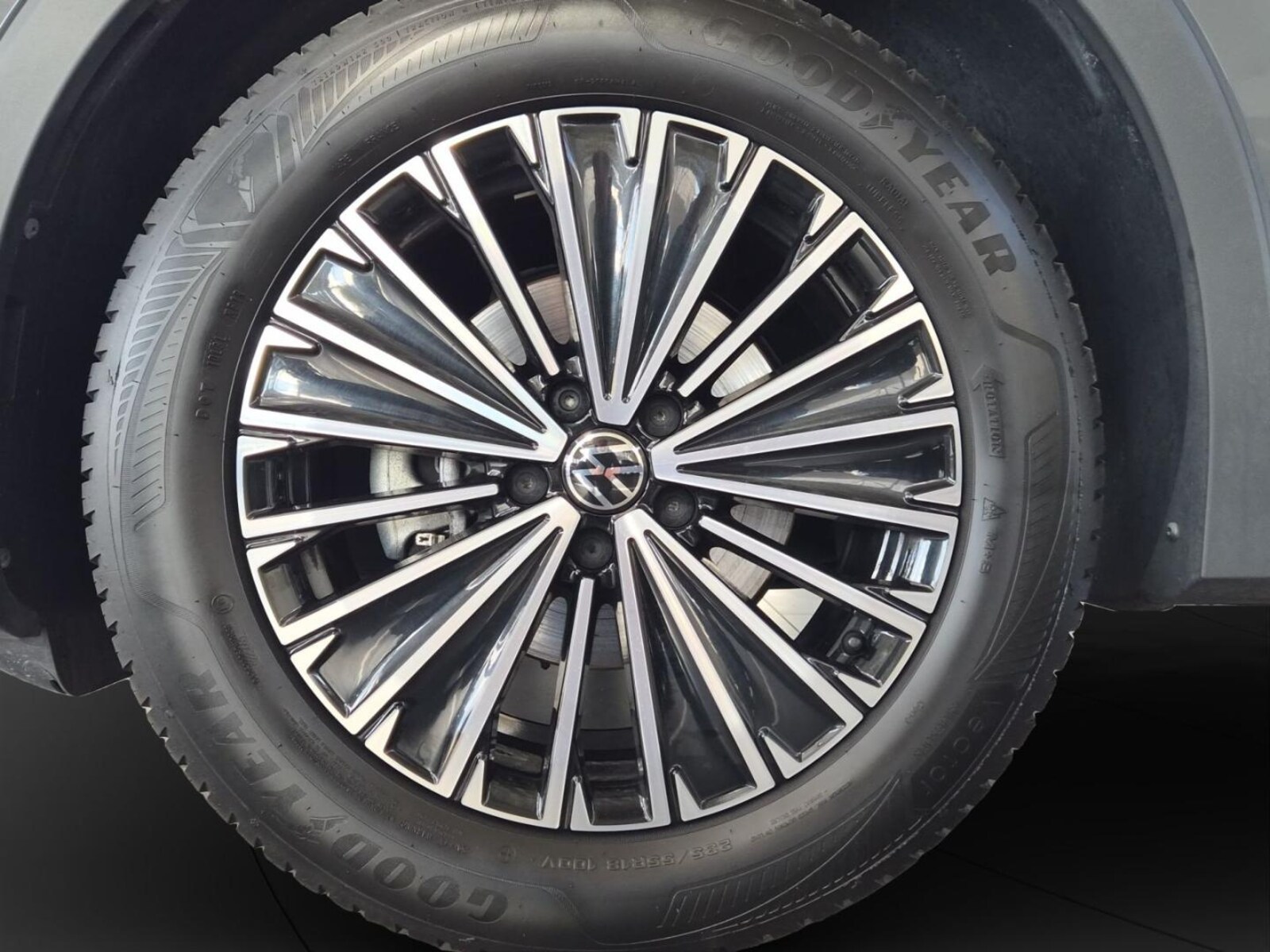 Volkswagen Tiguan – Bild 8