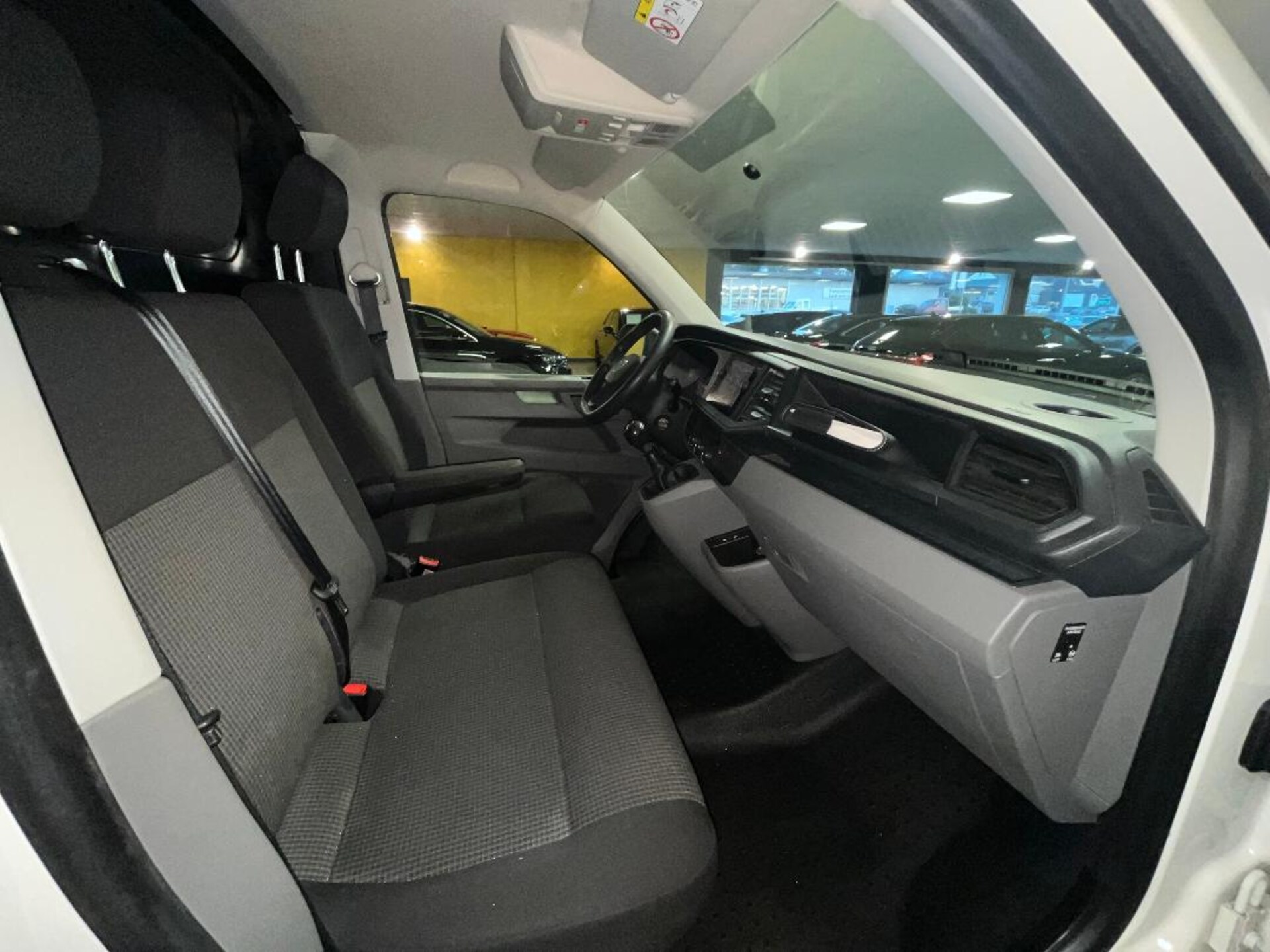 Volkswagen T6.1 Transporter Kasten kurzer Radstand