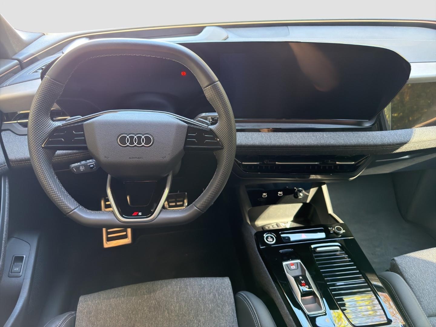Bild über Audi Q6 Sportback e-tron e-tron performance - für weitere Informationen kontaktieren Sie den Audi Partner