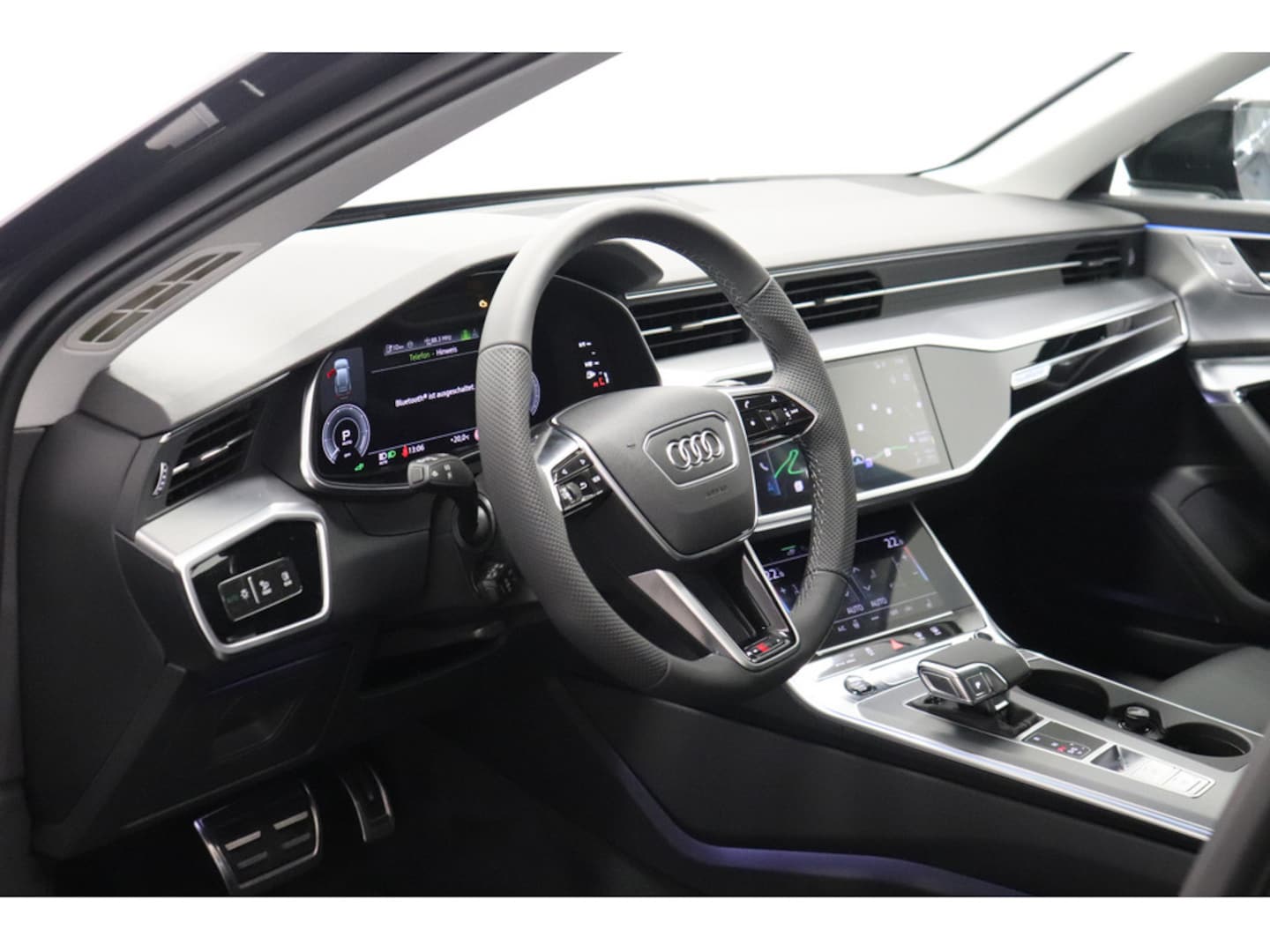 Bild über Audi A6 Avant TFSI e S line 55 TFSI e quattro S tronic - für weitere Informationen kontaktieren Sie den Audi Partner