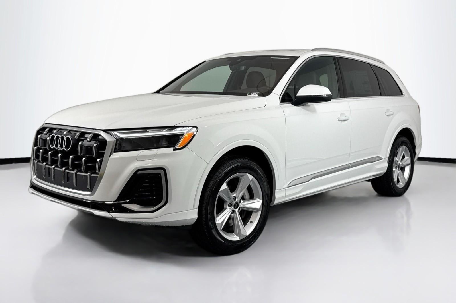 2025 Audi Q7 45 Premium quattro Tiptronic's photo