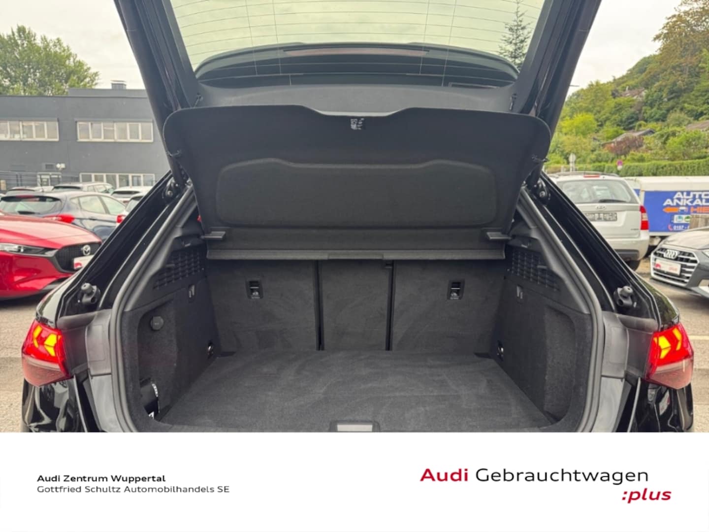 Bild über Audi S3 Sportback TFSI quattro S tronic - für weitere Informationen kontaktieren Sie den Audi Partner
