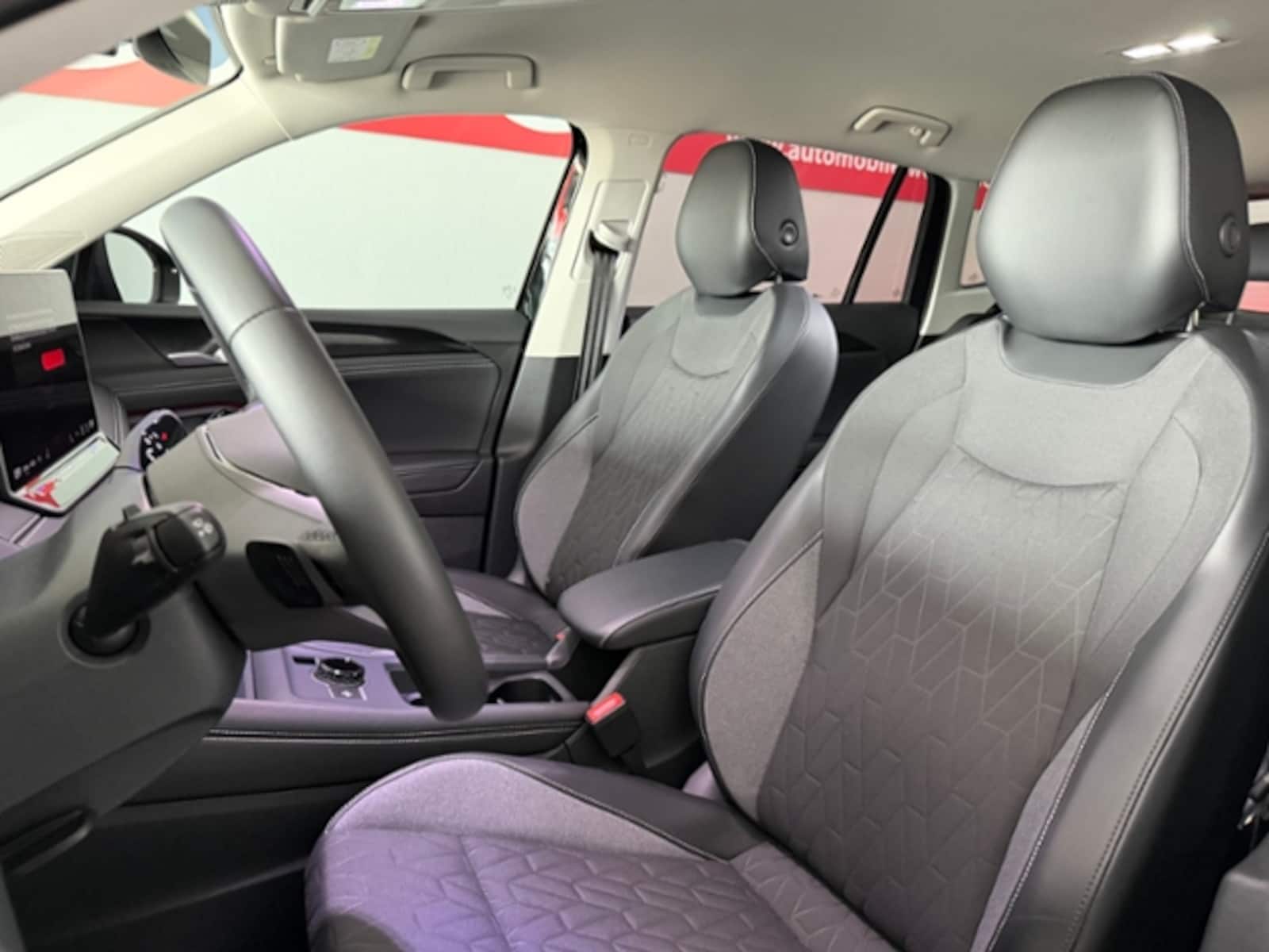 Volkswagen Tiguan – Bild 12