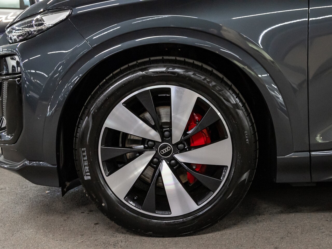 Image about Audi Q6 SUV e-tron e-tron quattro