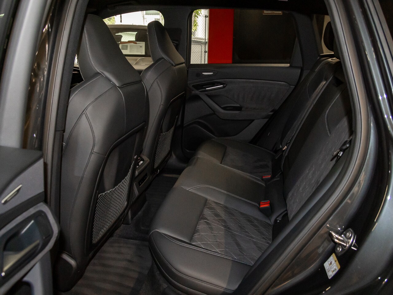 Image about Audi Q6 SUV e-tron e-tron quattro