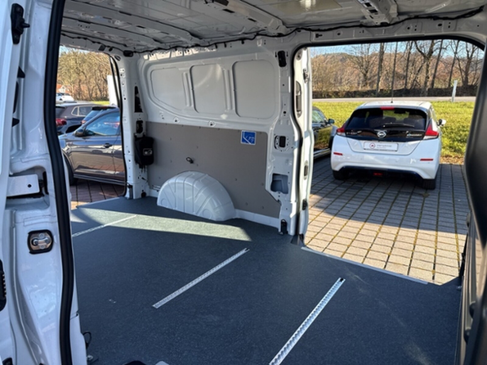 Volkswagen Transporter Kasten langer Radstand – Bild 11