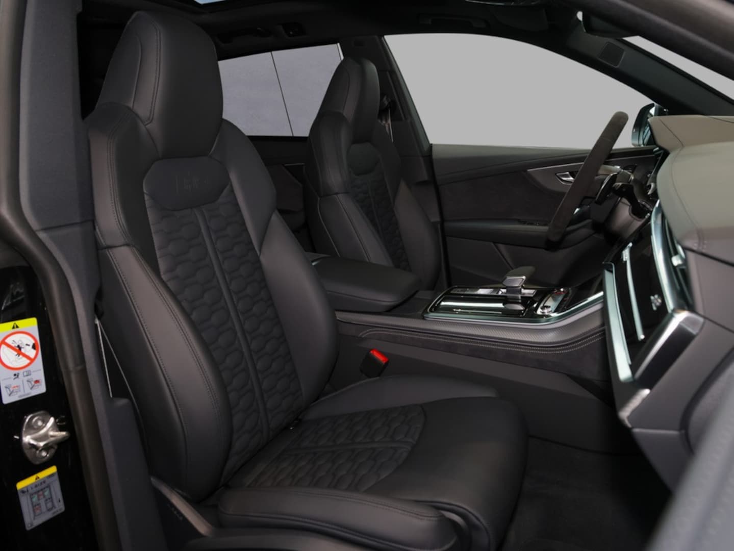 Bild über Audi RS Q8 SUV TFSI quattro 441 kW tiptronic - für weitere Informationen kontaktieren Sie den Audi Partner