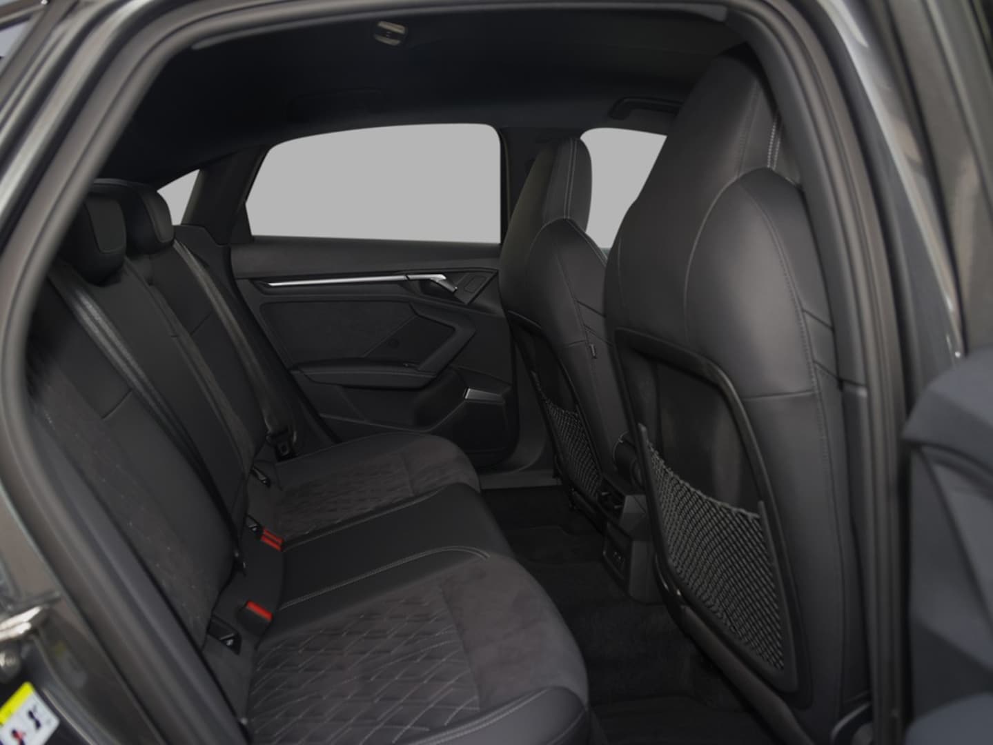 Bild über Audi S3 Limousine TFSI quattro S tronic - für weitere Informationen kontaktieren Sie den Audi Partner
