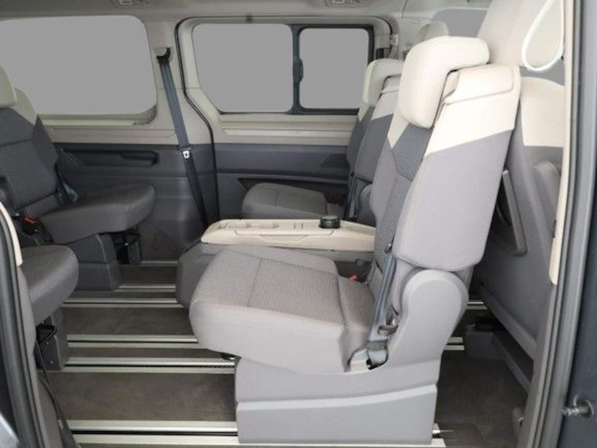 Volkswagen Multivan Langversion Basis-Modell