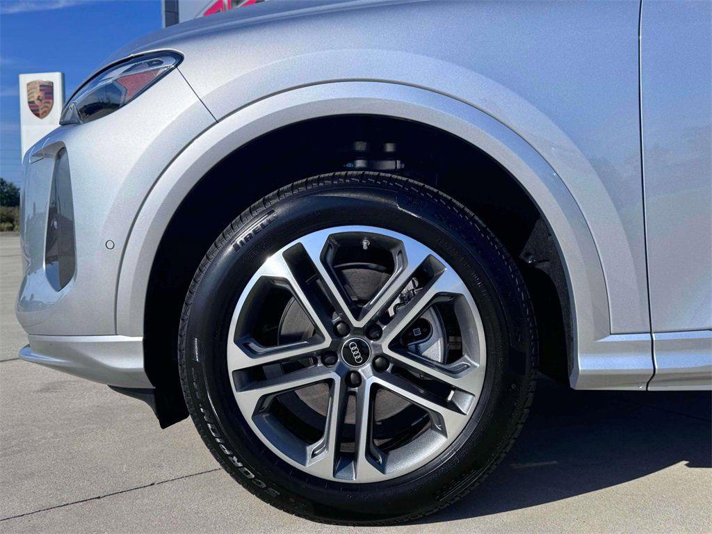2025 Audi Q5 Premium - Photo 6