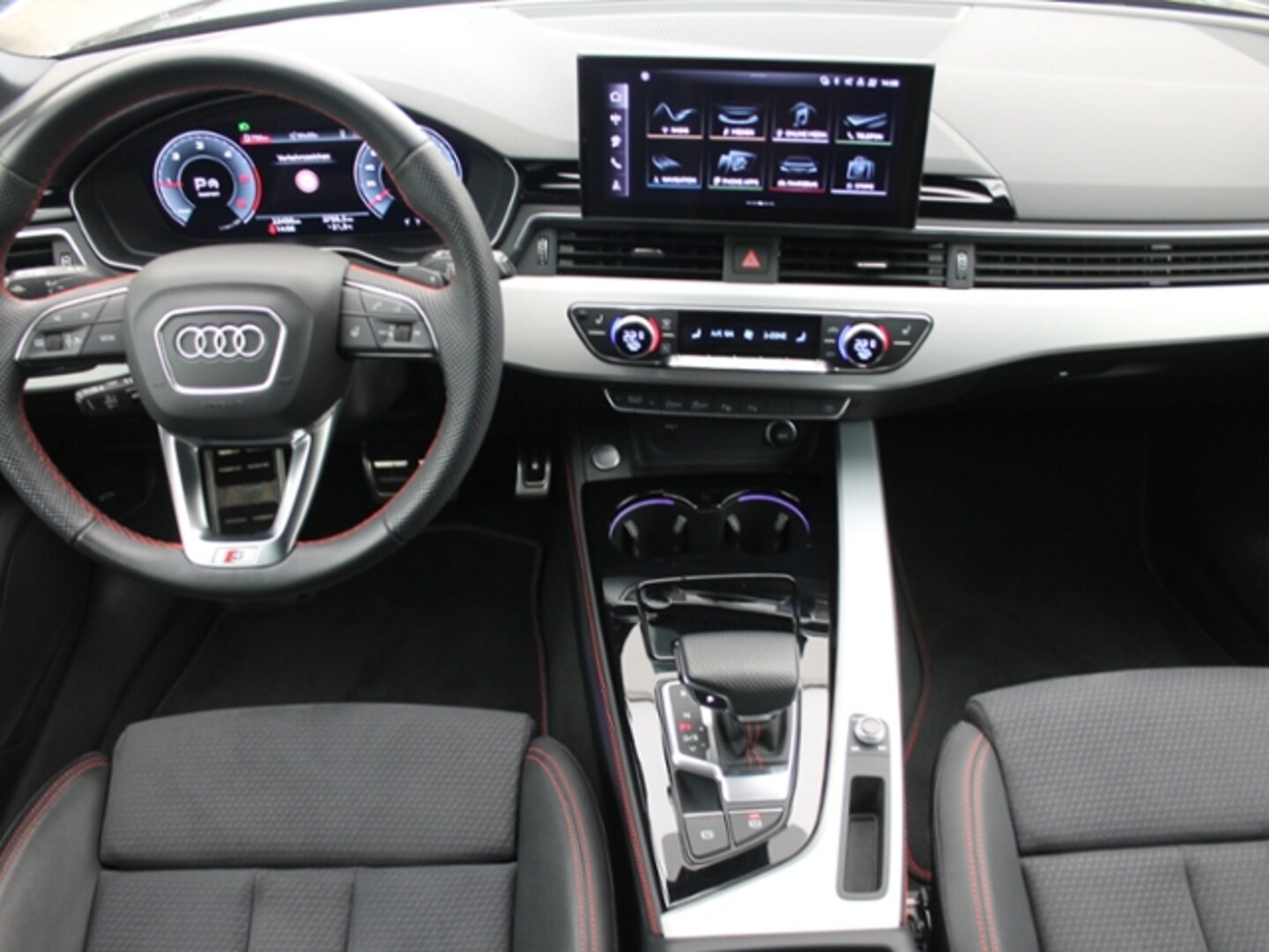 Bild über Audi A4 Avant S line 40 TDI S tronic - für weitere Informationen kontaktieren Sie den Audi Partner
