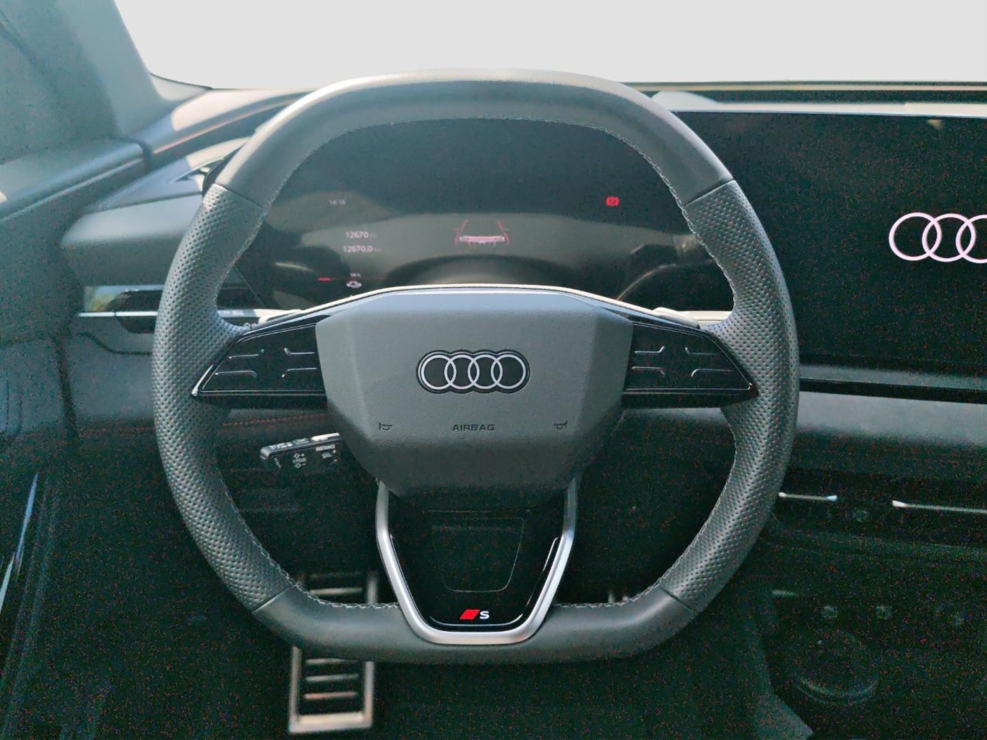 Audi SQ6 SUV e-tron