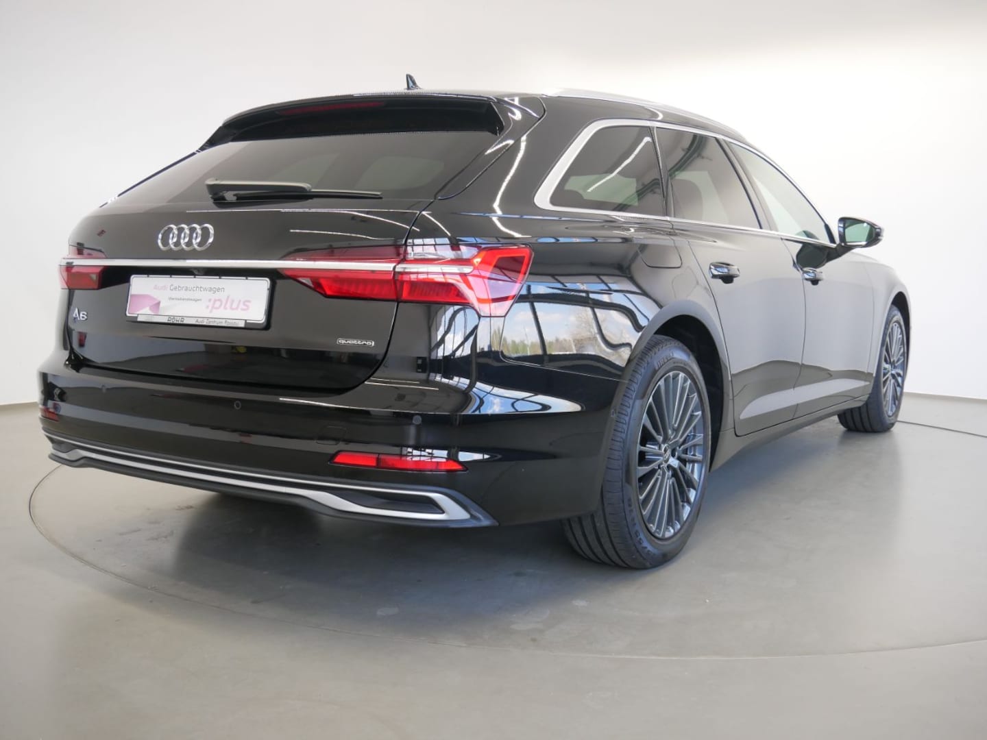 Bild über Audi A6 Avant TFSI e advanced 50 TFSI e quattro S tronic - für weitere Informationen kontaktieren Sie den Audi Partner