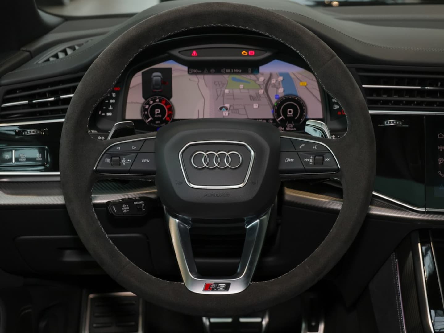 Bild über Audi RS Q8 SUV TFSI quattro 441 kW tiptronic - für weitere Informationen kontaktieren Sie den Audi Partner