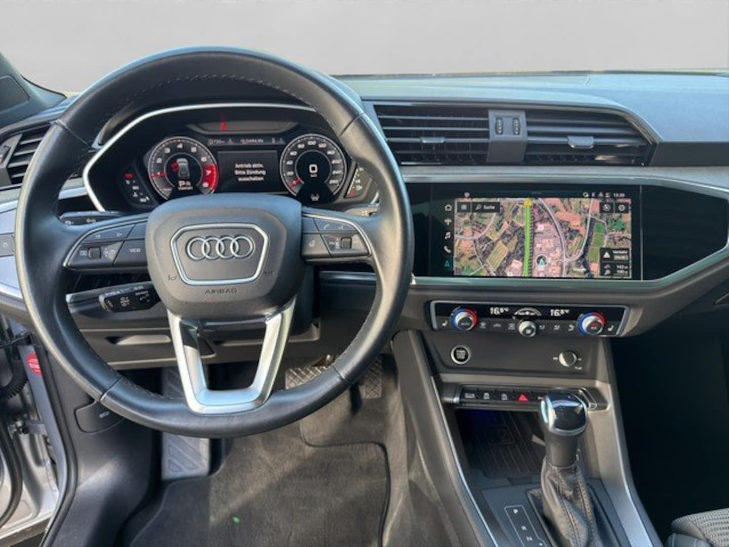 Bild über Audi Q3 advanced 35 TFSI S tronic - für weitere Informationen kontaktieren Sie den Audi Partner