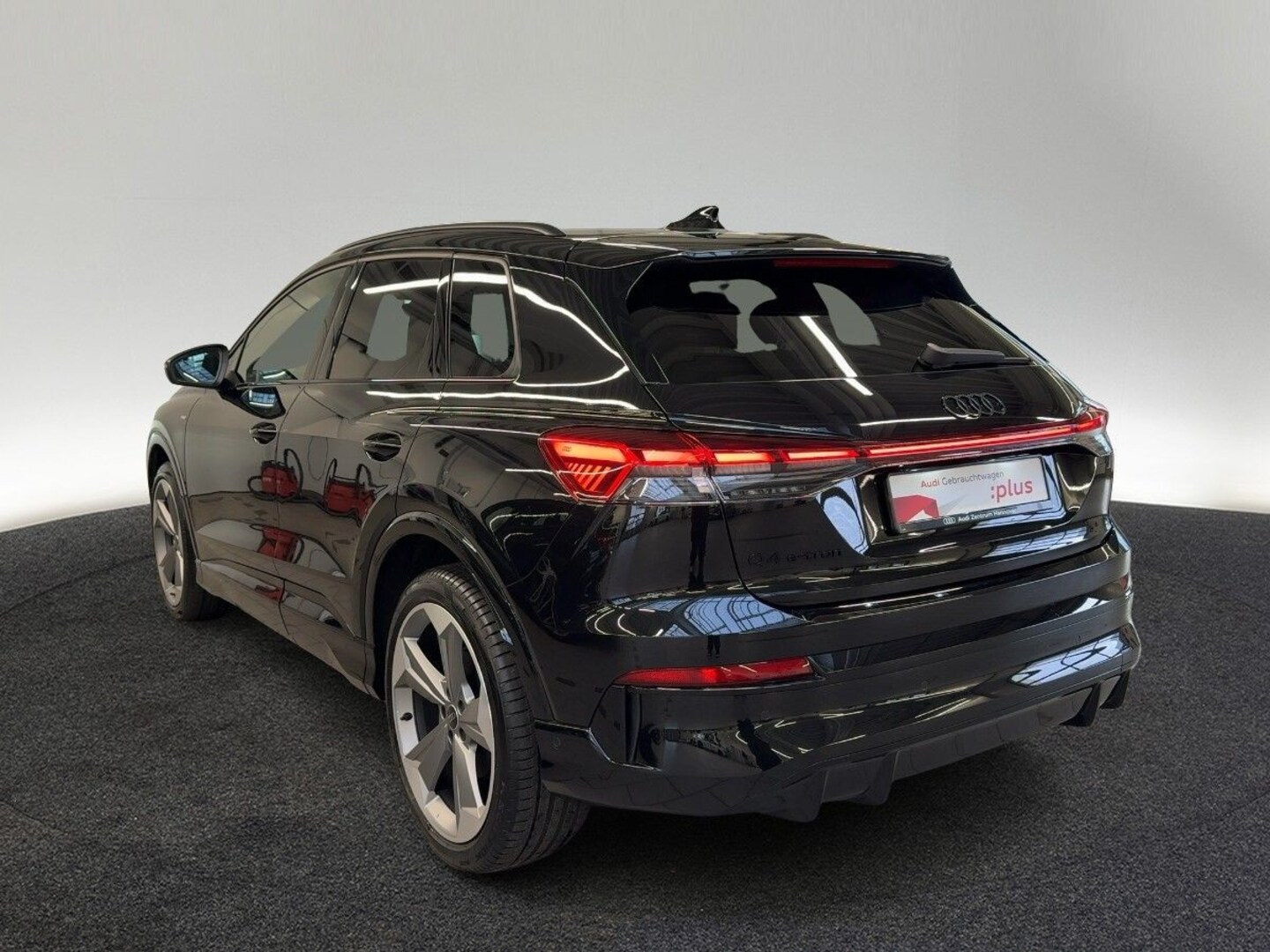 Bild über Audi Q4 SUV e-tron e-tron performance 210 kW - für weitere Informationen kontaktieren Sie den Audi Partner