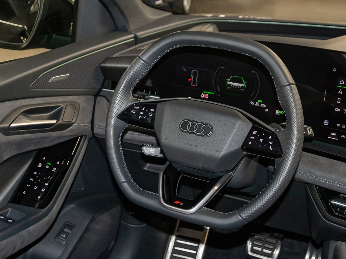 Image about Audi Q6 SUV e-tron e-tron quattro