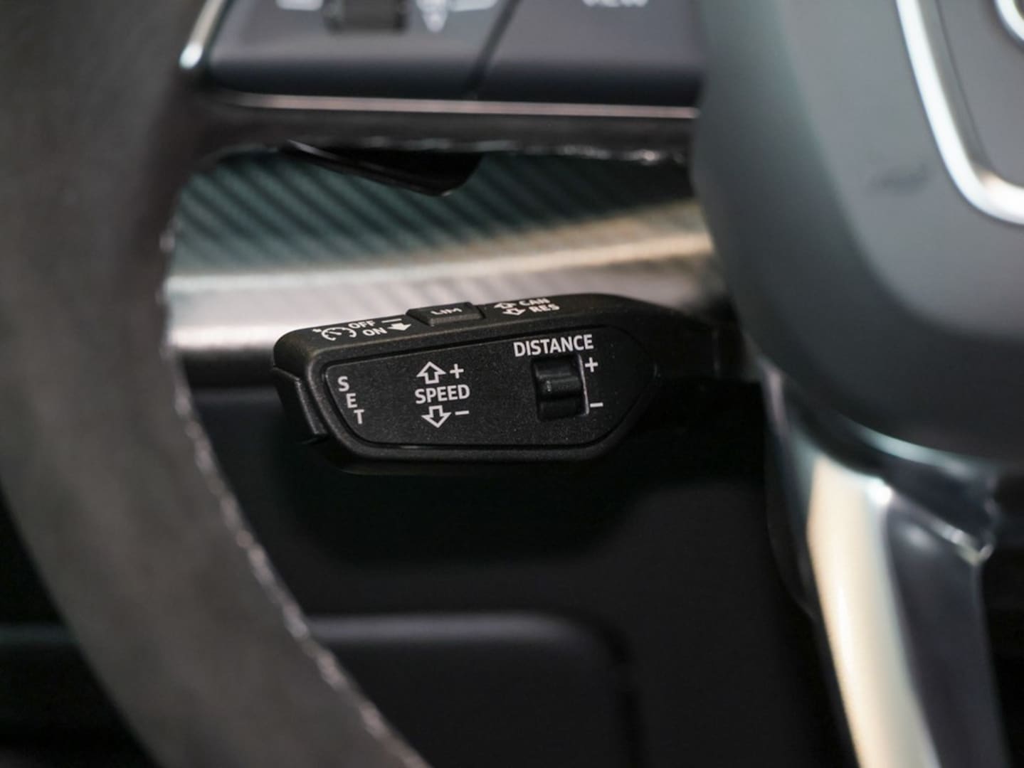 Bild über Audi RS Q8 SUV TFSI quattro 441 kW tiptronic - für weitere Informationen kontaktieren Sie den Audi Partner