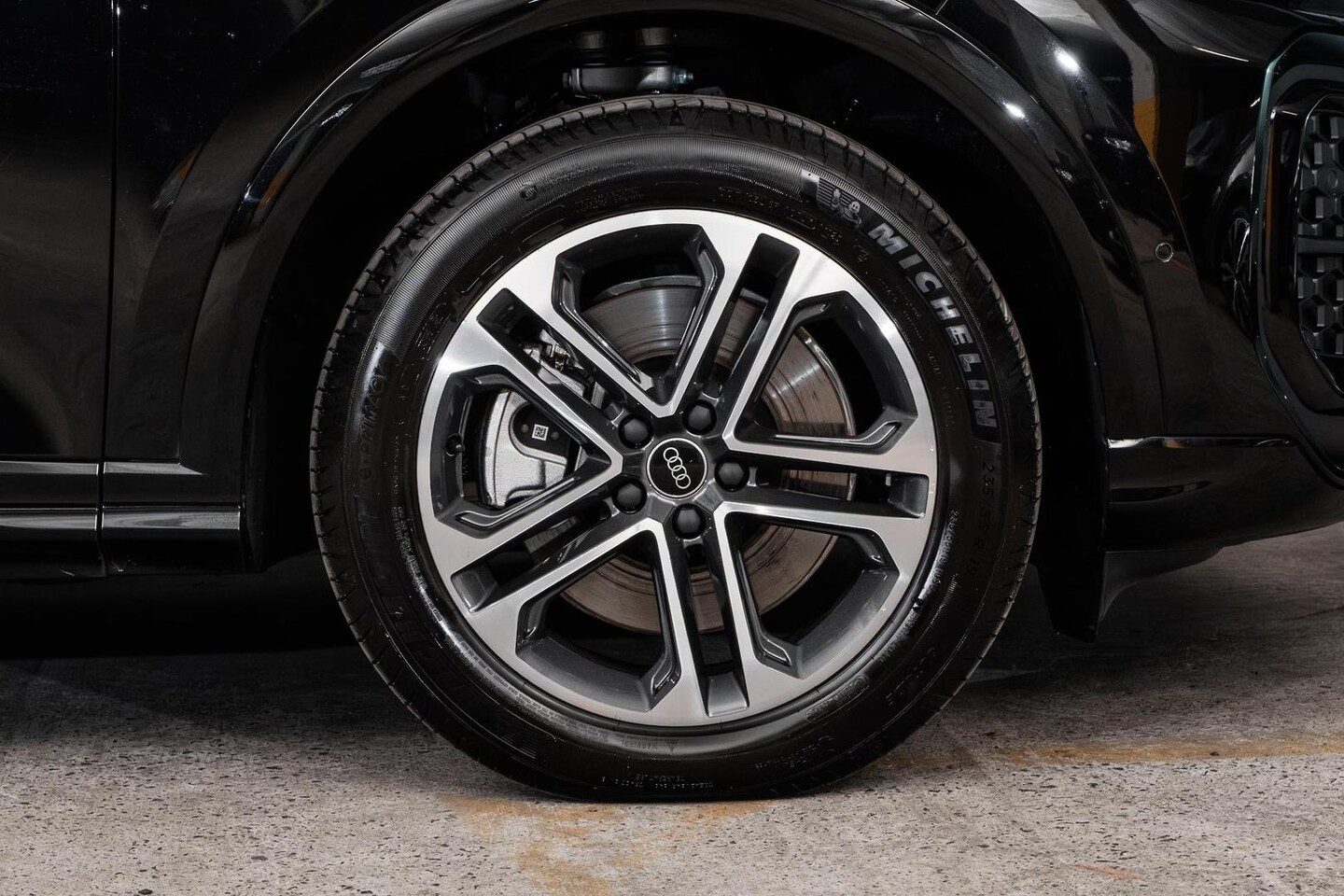Image about Audi Q5 SUV TDI quattro 150 kW
