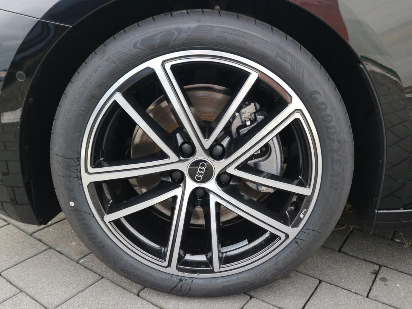 Bild über Audi A5 Avant TDI 150 kW S tronic - für weitere Informationen kontaktieren Sie den Audi Partner
