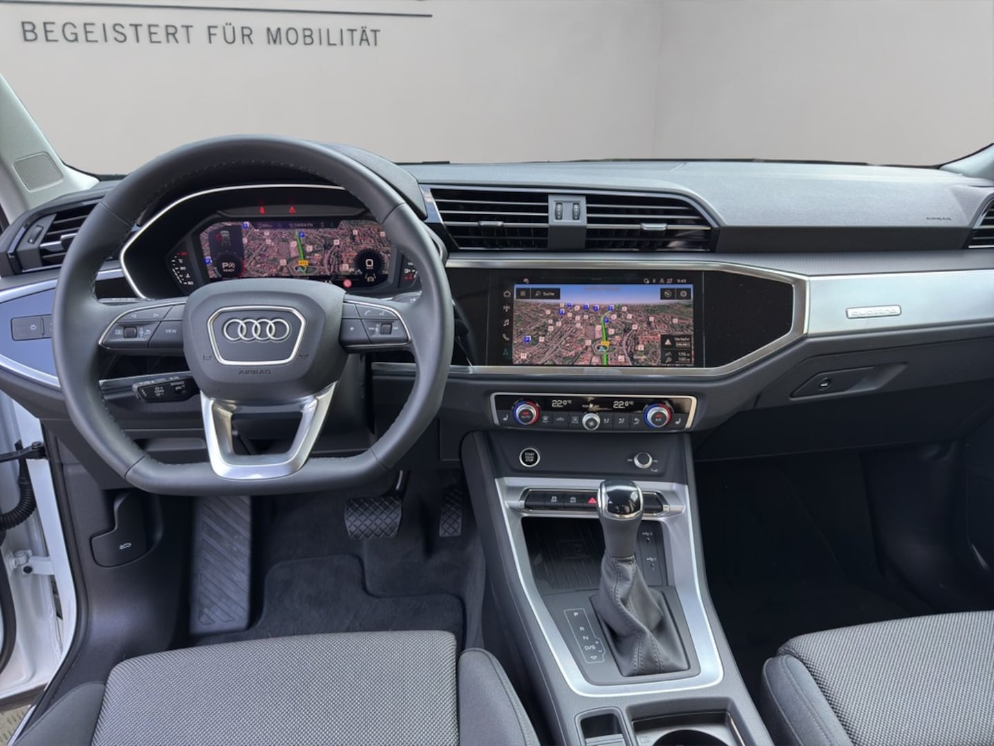 Bild über Audi Q3 TFSI quattro 140 kW S tronic - für weitere Informationen kontaktieren Sie den Audi Partner
