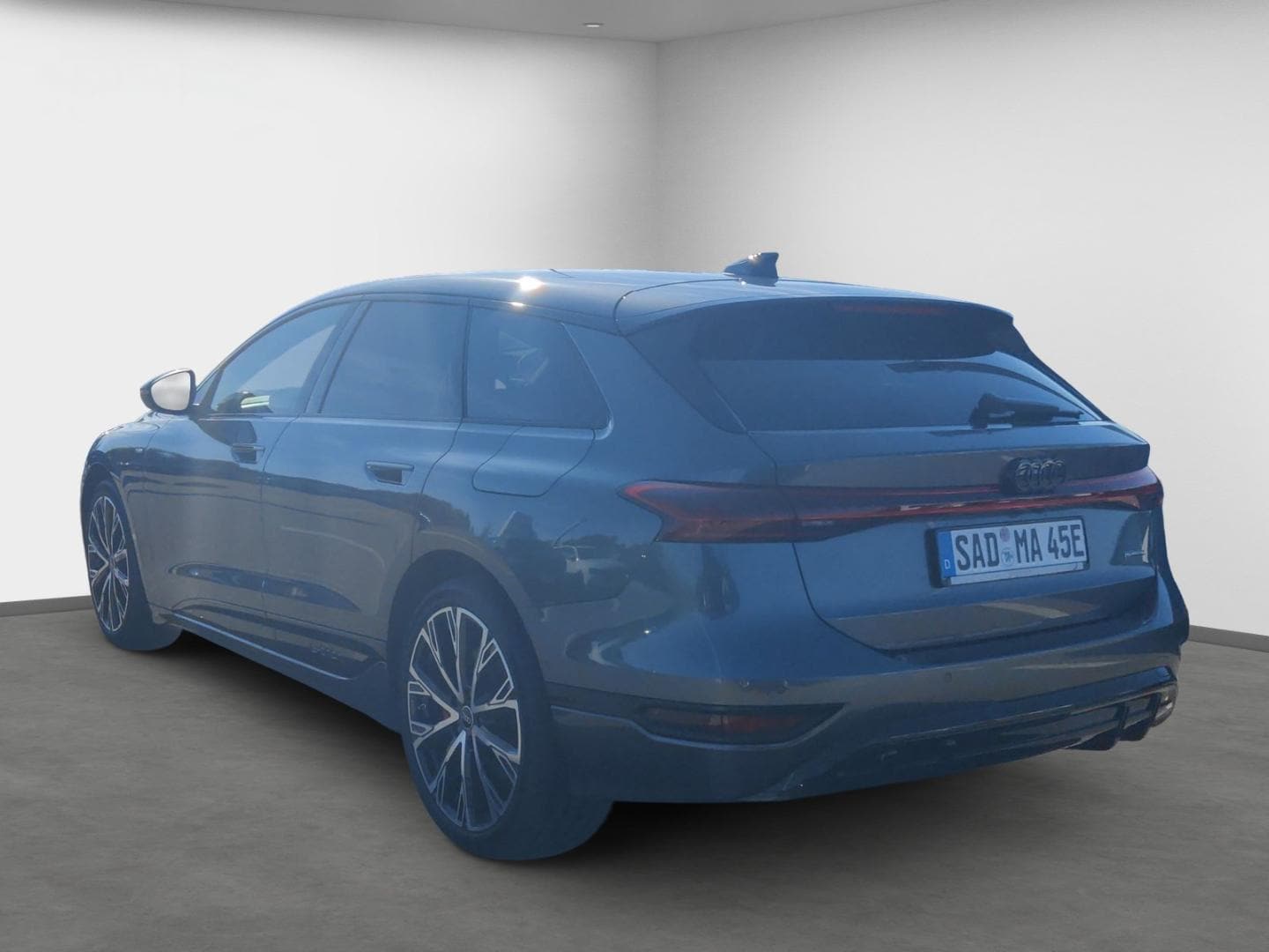Bild über Audi A6 Avant e-tron S line business e-tron quattro 315 kW - für weitere Informationen kontaktieren Sie den Audi Partner