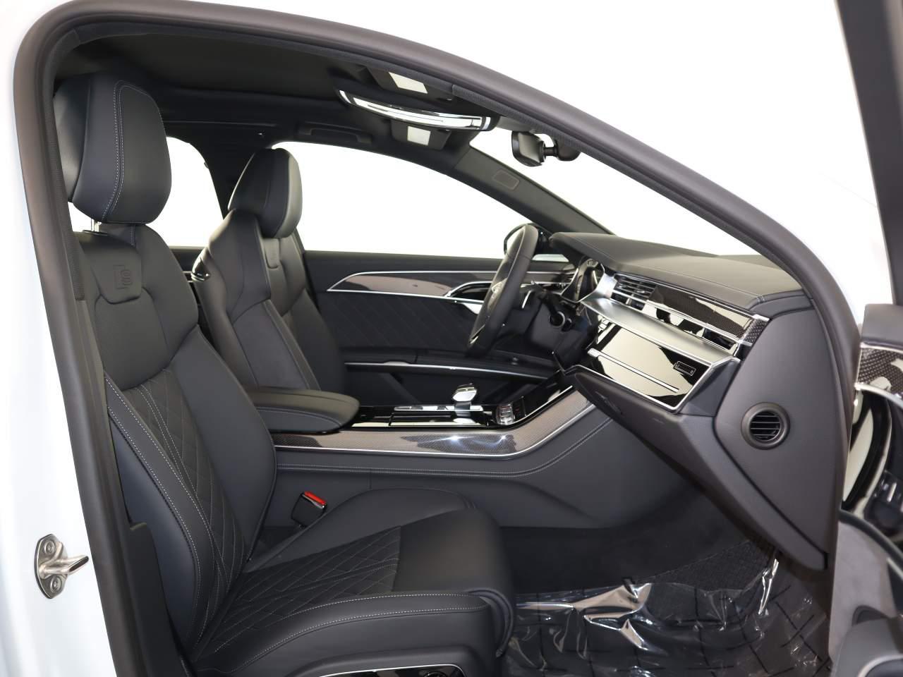 2025 Audi S8 Base - Photo 12