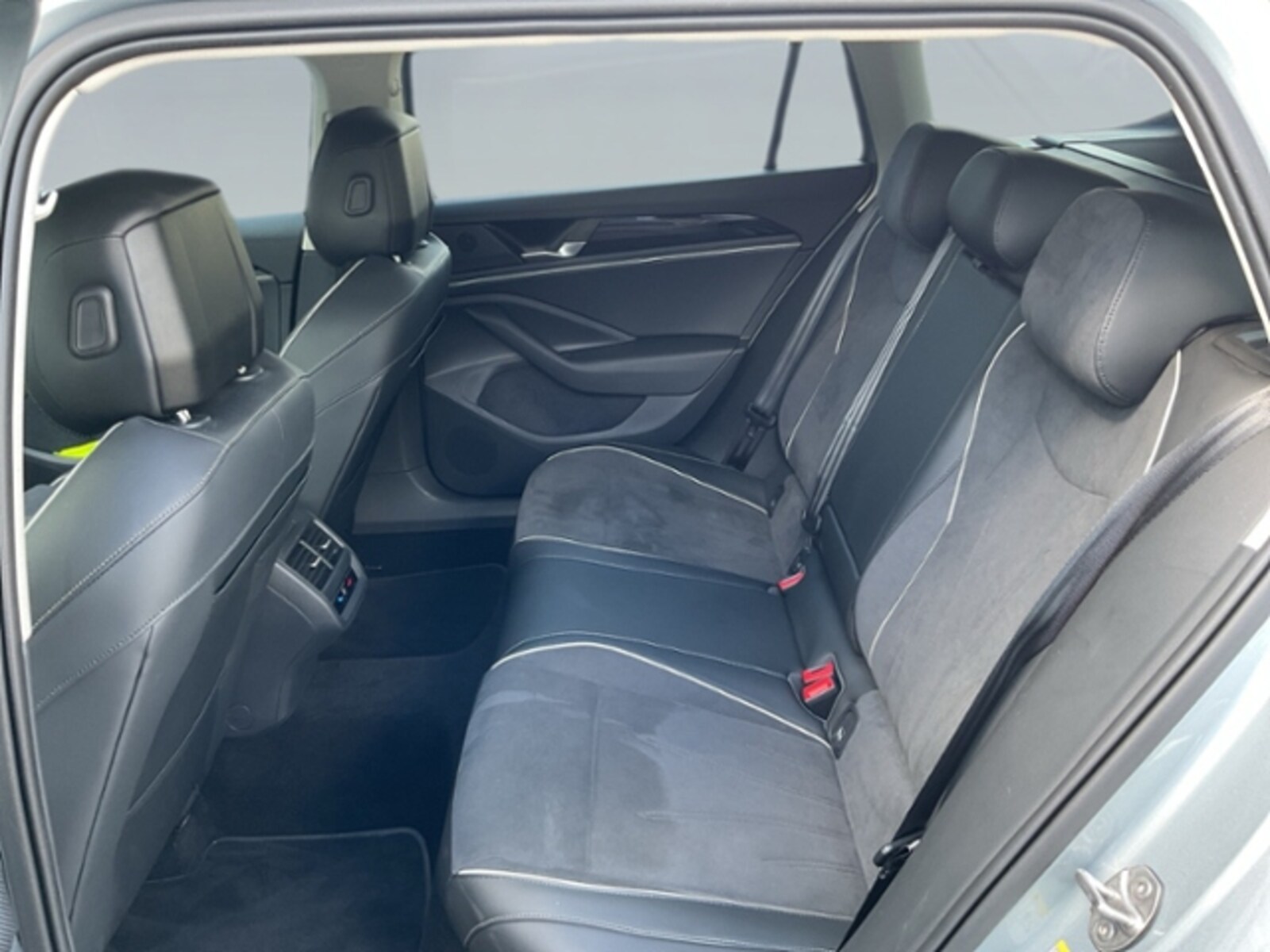 Volkswagen Passat – Bild 13