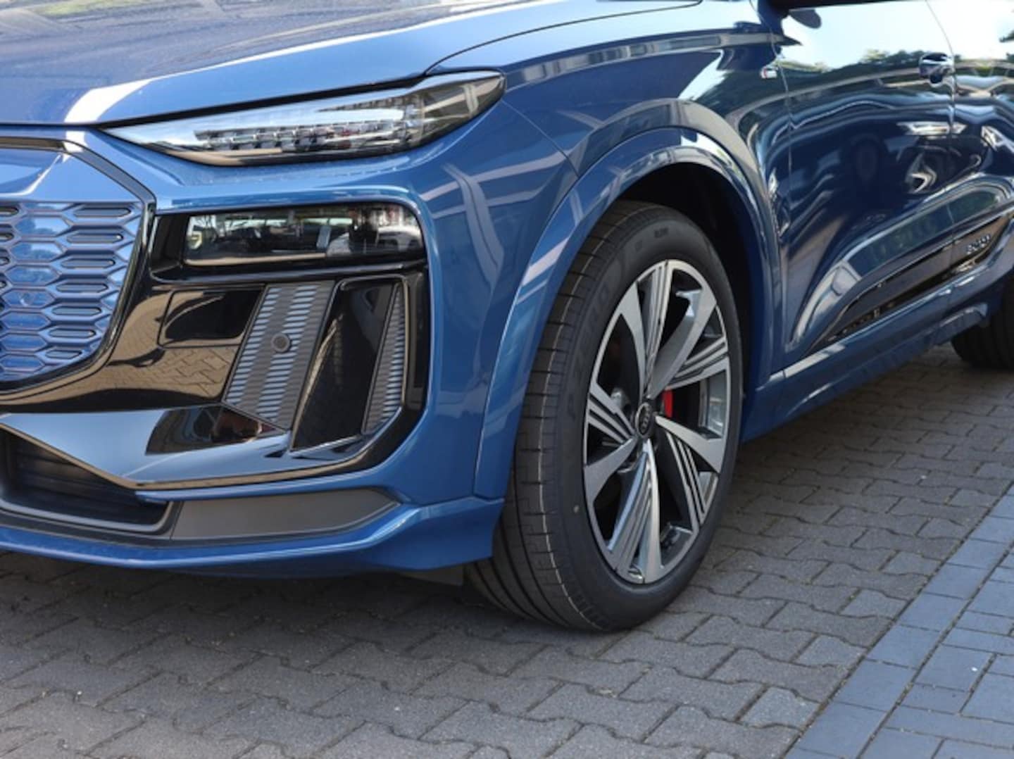 Bild über Audi Q6 Sportback e-tron e-tron performance - für weitere Informationen kontaktieren Sie den Audi Partner