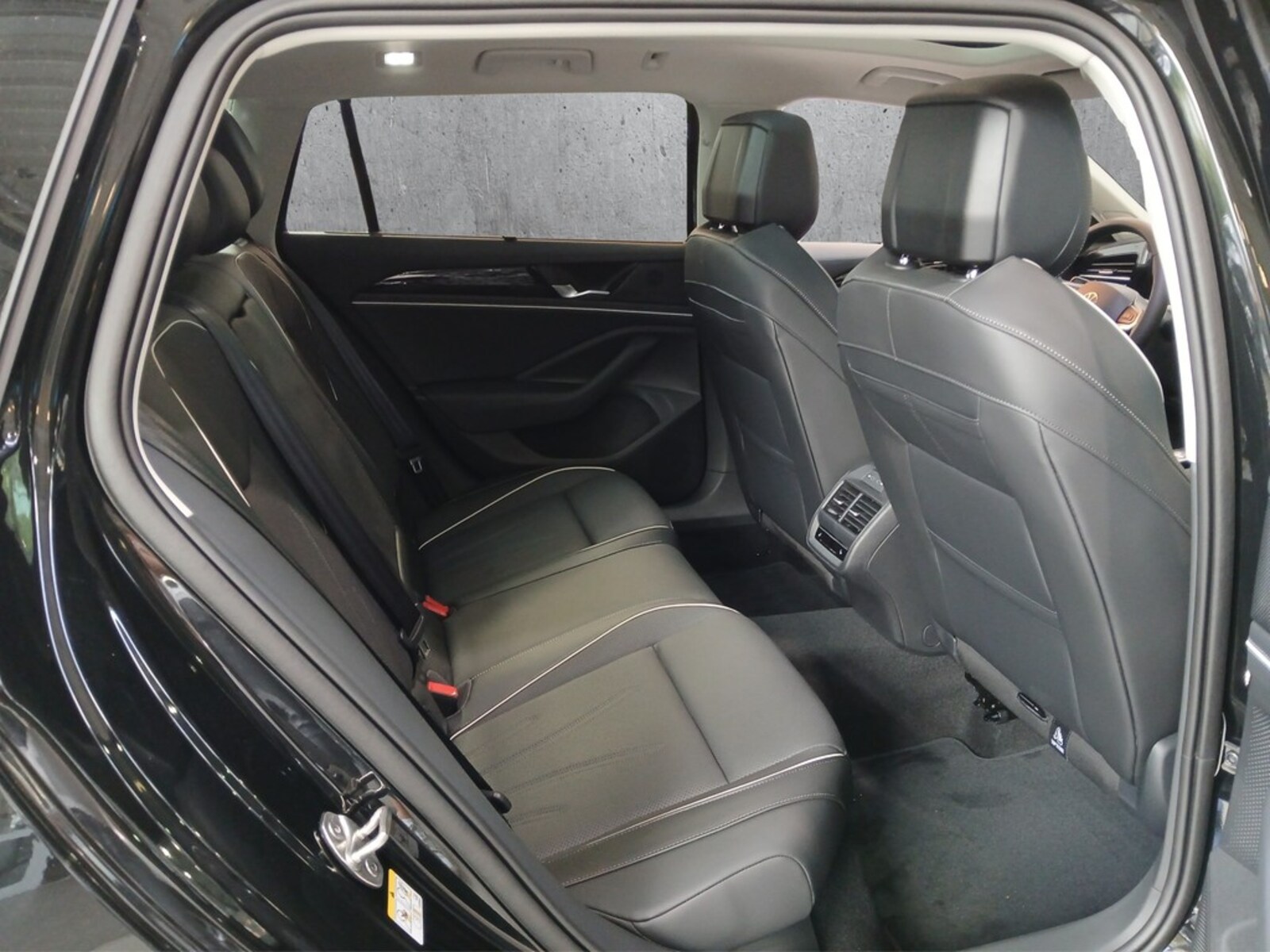 Volkswagen Passat – Bild 14