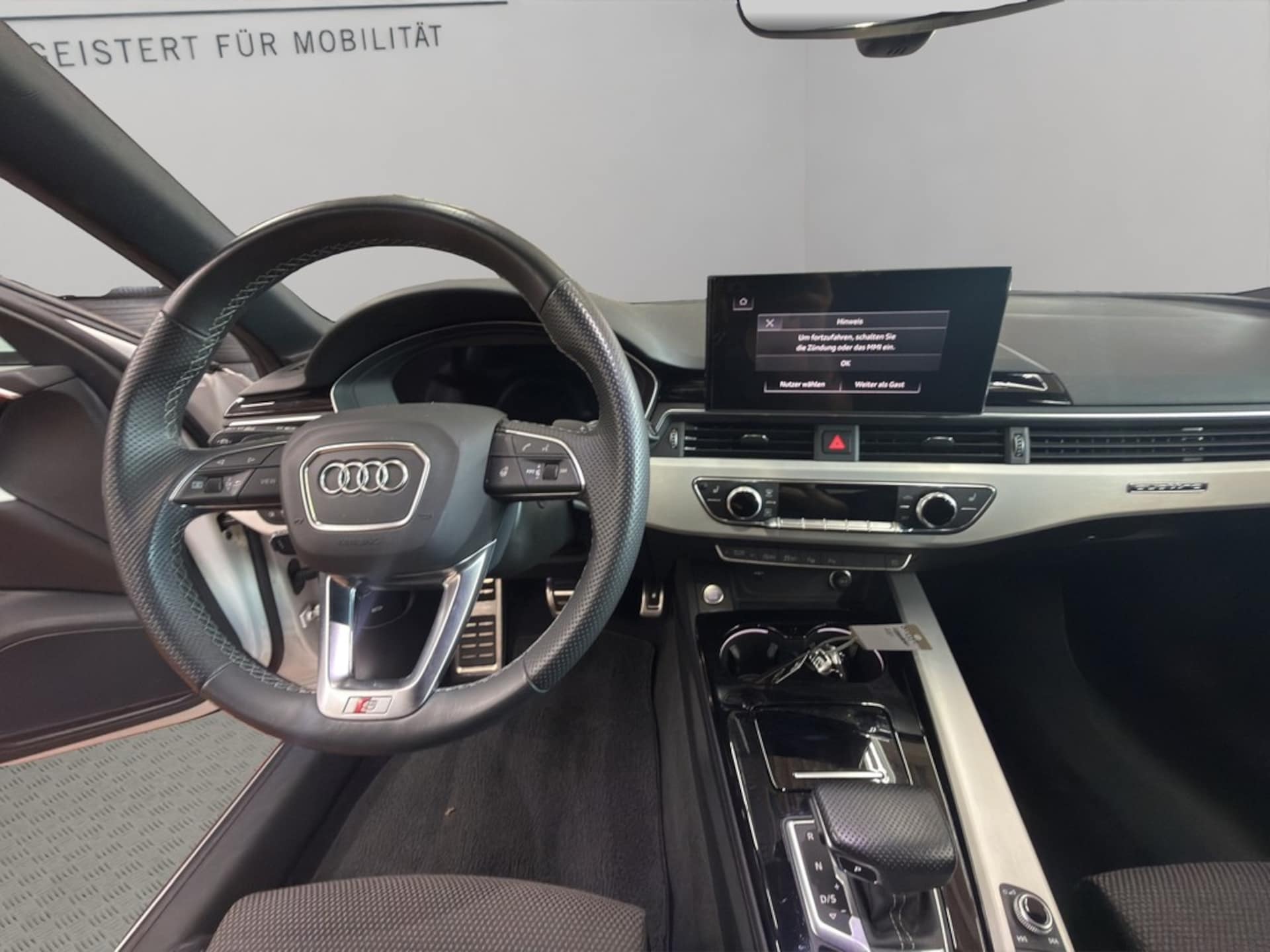 Audi A4 Avant S line